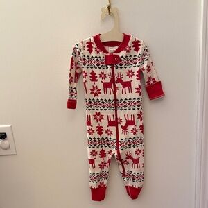 3/$25 Hanna Andersson Red and White Reindeer Footie